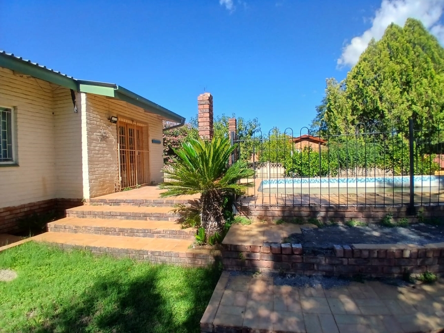 4 Bedroom Property for Sale in Kuruman Northern Cape